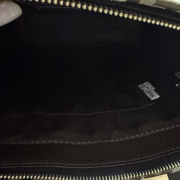 Brown and tan tote bag with optional red and green strap - Picture 11 of 15